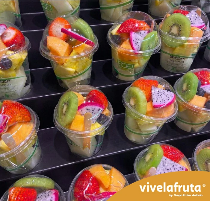 vasitos de fruta fresca elaborados a diario